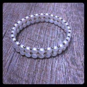 Charming Charlie Stretchy Pearl Bracelet